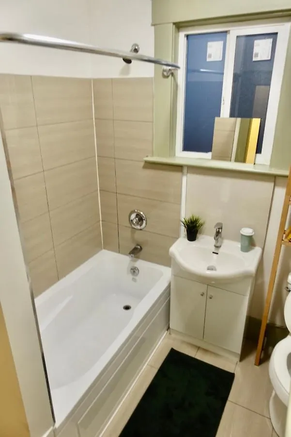 Private Room In A Shared House فانكوفر منزل للإقامة