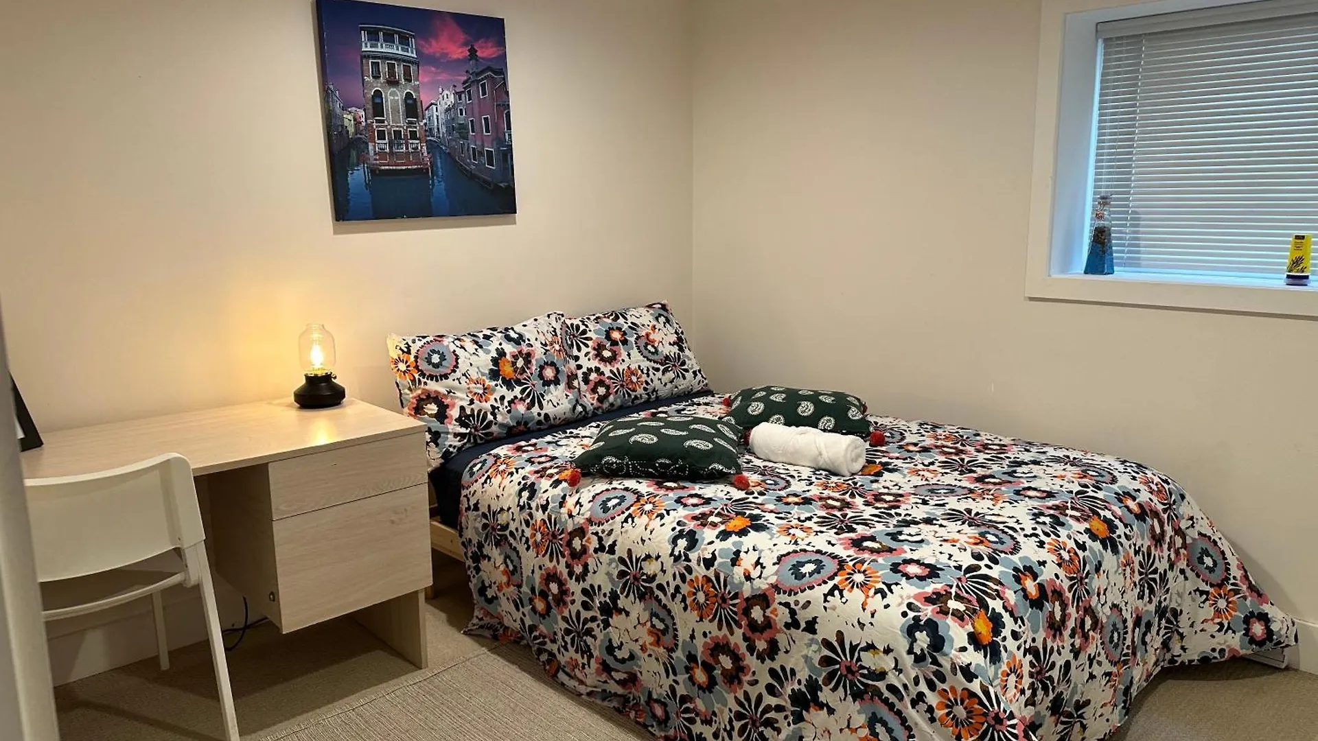 Private Room In A Shared House فانكوفر منزل للإقامة